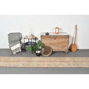 Alfombra turca vintage Beige Verde 1,9 x 11.3ft Patrón rectangular de tejido plano para decoraciones de sala de estar o pasillo - Product Image 1