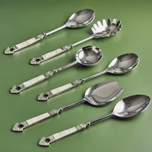 Cuchara pulida de oro Servidor de ensalada Cubiertos de acero pulido brillante de alta calidad Mango de metal Espejo Metal Servir Ware Set de 6 piezas - Product Image 4