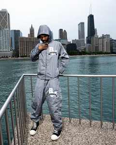 Conjunto de pantalones cortos cortavientos personalizados de verano para hombre, conjunto de pantalones cortos cortavientos de dos piezas de poliéster 100%, ropa para correr de Color dividido - Product Image 4