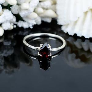 Anillo granate de regalo de aniversario único para mujer, piedra natal de enero, tamaño personalizado, estilo bohemio Hippie, banda de boda, joyería cristiana - Product Image 1