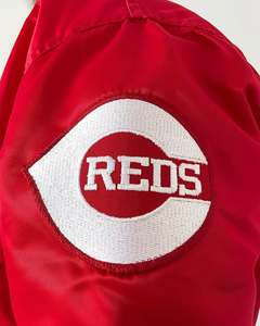 เสื้อแจ็คเก็ตซาตินแบบกำหนดเองสำหรับผู้ชาย เสื้อแจ็คเก็ตซาตินสำหรับทีมกีฬาเบสบอล ราคาขายส่ง เสื้อแจ็คเก็ตซาตินปี 2025 - Product Image 3