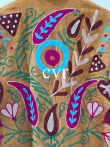 Abrigo de Invierno de Terciopelo Suzani Hecho a Mano, Estilo Boho para Fiestas, Bordado, Estilo Uzbeko, Ecológico, Abrigo de Lujo para Mujer - Product Image 5