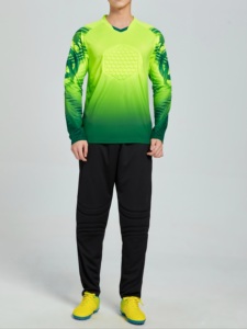 Camisetas de fútbol de sublimación personalizadas de alta calidad 100% poliéster con colores y tamaños personalizados para equipos - Product Image 4