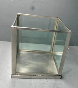 Votivo Decorativo Hecho con Acero y Vidrio/Espejo, Utilizado para Exhibición y Almacenamiento de Productos de Joyería, Proveedor de India - Product Image 1