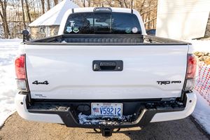 Toyota Tacoma TRD Pro Double Cab 4x4 V6 2018 d'occasion en bon état, différentiel arrière verrouillable, peu modifiée - Product Image 3