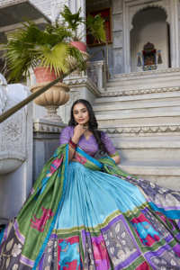 High End Tasar Silk Kalamkari Print Lehenga Choli con Can Stitch y Tassel Dupatta para uso étnico Exportación a granel - Product Image 5