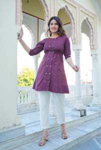 Tunique en coton kantha rayée pour femmes, col rond et manches 3/4, conçue pour un port quotidien confortable et décontracté - Product Image 6