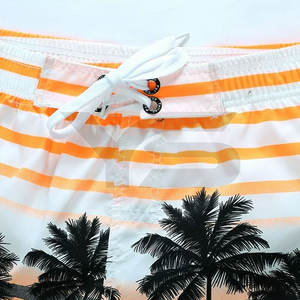 Short de plage en coton décontracté pour homme, maillot de bain surdimensionné en polyester pour les sports de planche, la plage et l'extérieur. - Product Image 3