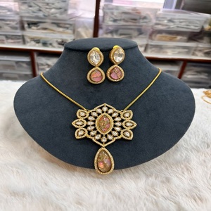 Conjunto de colgante de moissanita Polki con piedra de fuego de calidad superior para mujer, conjunto de collar de lujo con piedras de alta calidad, regalo para ella - Product Image 1