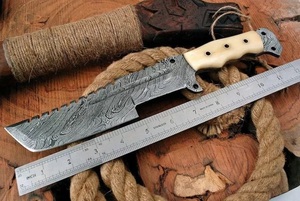 Acier damas à haute teneur en carbone belle poignée en os chasse Tracker couteaux qualité survie en plein air Camping outils personnalisation OEM - Product Image 3