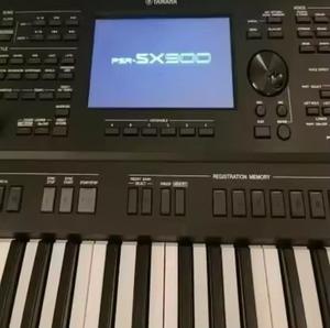 Claviers YamahaS Deluxe AUTHENTIQUES, offrant un nouveau clavier piano original PSR SX900 - Product Image 1