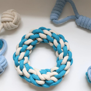 Rope Chew and Tug of War Toys Juego de 3 piezas, juguetes de cuerda de algodón hechos a mano, juguetes remolcadores duraderos y resistentes. Juguetes favoritos de la tierra para perros - Product Image 1