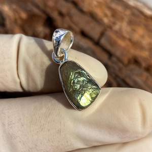 Pendentif en argent sterling 925 avec labradorite brute, fait main, pierre précieuse unique, bijou tendance, cadeau pour femme et homme - Product Image 3