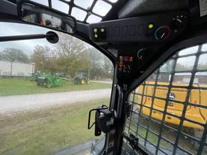 Cargador Compacto John Deere 317G 2024 - Product Image 5