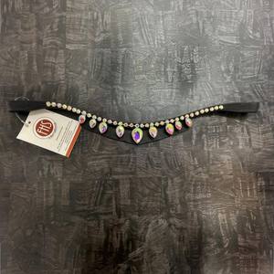 Frontal de Caballo Premium con Cristales AB en Forma de Lágrima, Accesorio de Lujo para Brida Inglesa con Pedrería en Forma de V - Product Image 1