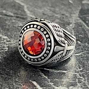 Bague pour homme en argent sterling avec pierre grenat rouge, faite à la main, style historique guerrier, thème épée sacrée, style hip-hop - Product Image 3