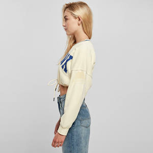 เสื้อครอปแขนยาวคอกลมสำหรับผู้หญิง สีพื้น ผ้าฝ้าย 100%  ตกแต่งด้วยลายปัก ป้ายปัก และคริสตัลที่ด้านหน้า เหมาะสำหรับฤดูหนาว - Product Image 4