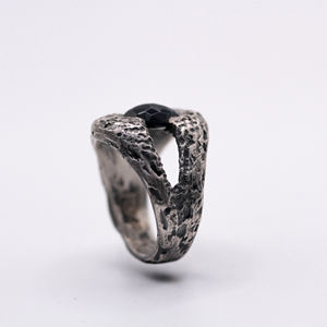 แหวนแต่งงานวินเทจแบบยูนิเซ็กซ์ ทำจากเงินแท้ 925 ประดับโอปอลสีดำและเพชรดำ แกะสลักด้วยขี้ผึ้ง งานแฮนด์เมด ผลิตในตุรกี - Product Image 2