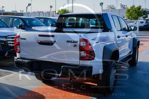 Toyota Hilux GR Sport 4x4 Doble Cabina Blanca 2026, Camioneta con Motor Turbo de Gasolina de 4.0L, Vehículo de Exportación - Product Image 6