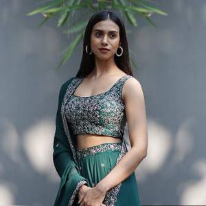 Dernier créateur de grande qualité Georgette Lehenga Choli pour femme Parapluie Flare Jari Work Party Wear for Weddings - Product Image 3