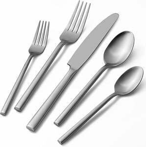 Juego de cubiertos tradicional de acero inoxidable de primera calidad, ideal para cocinas domésticas indias, restaurantes y uso en fiestas. - Product Image 2