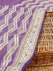 Sari en organza de qualité supérieure, collection de créateurs, imprimé numérique, bordures élégantes, séchage rapide, pièce de chemisier pour femmes, fête de mariage, Saurya - Product Image 6