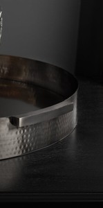 Plateau rond en aluminium poli miroir martelé de luxe avec poignée du fabricant et exportateur indien - Product Image 6