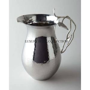 Pichet à eau fantaisie au design haut de gamme avec détails esthétiques et savoir-faire haut de gamme pour une table à manger élégante - Product Image 5