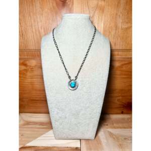 Collier artisanal Navajo en turquoise égyptienne et argent sterling, objet culturel de collection - Product Image 3