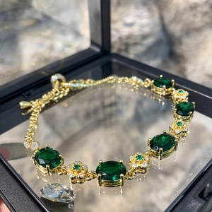 Bracciale in Lega di Zinco Placcato Oro con Pietra Verde Smeraldo CZ Ovale, Bracciale Vintage con Catena di Cristalli per Donna, Regalo per Matrimoni e Feste - Product Image 1