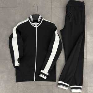 Ensemble de vêtements de sport décontractés pour femmes, automne, imprimé noir, veste à capuche zippée, pantalon de jogging, respirant, séchage rapide, design 2 en 1 - Product Image 1