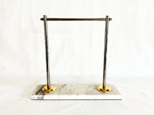 Ensemble d'outils de bar en acier inoxydable de qualité supérieure avec poignées dorées et support en marbre pour comptoir de bar à domicile et réceptions, provenant d'Inde - Product Image 3