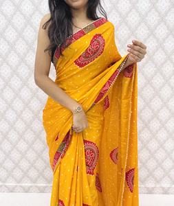 Sari de Chinon Puro para Mujer con Estilo Bandhani Tradicional y Hermoso Borde de Diseño en Contraste, Hecho en India - Product Image 6