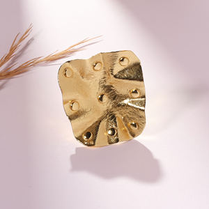 Bague artisanale en alliage pour femme, moderne, texturée, tendance, réglable, pour fiançailles et mariage - Product Image 1