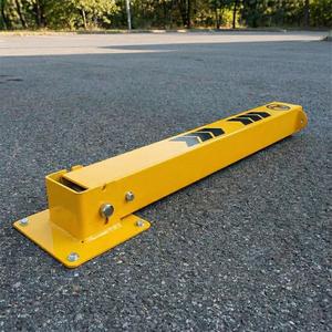 Barrière de carport en acier verrouillable de 75 cm pour un stationnement sécurisé - Product Image 1