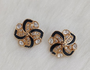 Boucles d'oreilles Moissanite de haute qualité Meenakari travail boucles d'oreilles d'usure minimale idéales pour les tenues de fête, tenue décontractée légère, confortable - Product Image 4