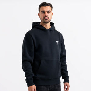 Vente en gros de sweats à capuche d'hiver personnalisés avec logo brodé, en coton noir, en molleton, surdimensionnés pour hommes par Marfa International - Product Image 1