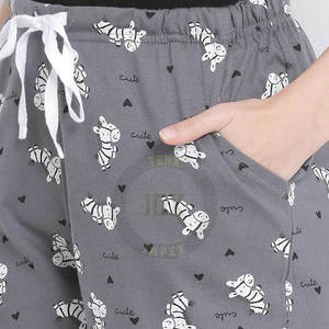 Pantalones cortos transpirables de color sólido para mujer Diseño personalizado Streetwear Pantalones cortos de mujer de gran tamaño - Product Image 6