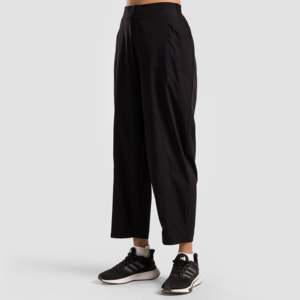 Pantalones Negros Tipo Barrel para Ropa Deportiva de Alto Rendimiento - Product Image 1