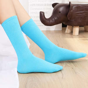 ถุงเท้าแฟชั่นแบบยูนิเซ็กซ์ เนื้อนุ่ม ระบายอากาศได้ดี เป็นมิตรกับสิ่งแวดล้อม ป้องกันแบคทีเรีย เหมาะสำหรับสวมใส่ในชีวิตประจำวัน - Product Image 1