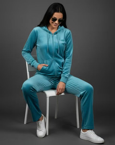 Survêtement pour femmes conçu pour les maisons de vêtements de boutique, prenant en charge la personnalisation de la marque privée et la vente en gros internationale - Product Image 4