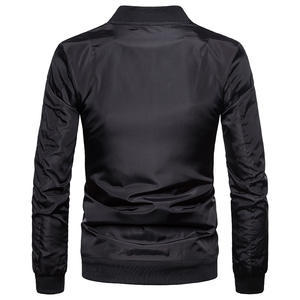 แจ็คเก็ตบอมเบอร์ผู้ชายสั่งทำจากโรงงาน มีกระเป๋าหลายช่องและซิป แจ็คเก็ตแขนยาวสำหรับฤดูหนาว - Product Image 5