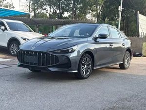 Sedán 2025, Auto Diésel Mini Económico, 5 Asientos, Alta Velocidad, Versión Global de Lujo, 180DVVT, Transmisión Automática, Techo Panorámico - Product Image 2