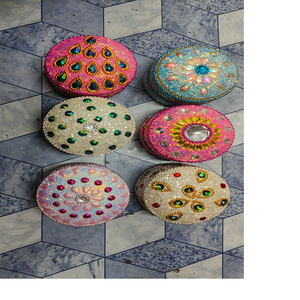 Cajas de pastillas hechas a medida en varios tamaños, formas y colores adecuados para su uso en regalos de boda - Product Image 4