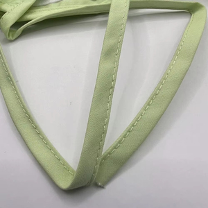 Bonnet d'infirmière léger avec un charmant imprimé saisonnier pour l'équipe hospitalière nécessitant une protection délicate - Product Image 4