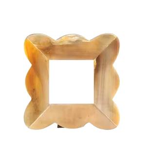 Marco de fotos con incrustaciones de hueso y resina hecho a mano al mejor precio para mostrar fotos preciadas - Product Image 1