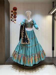 Pankhudi Chaniya Choli de Diseñador para Mujer, Lehenga con Espejos, Atuendo Premium para Festivales Indios, Tradicional, de Algodón, Largo hasta el Suelo - Product Image 2