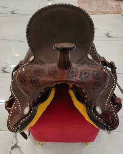 Selle de barrel racing western en cuir, finition rugueuse, assise rigide en plastique, taille personnalisée, ferrures en laiton, durable, confortable, très vendue - Product Image 2