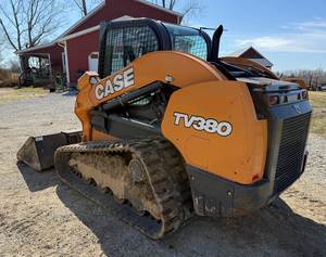 2017 Case TV380 Track Skid Steer Construit Robuste pour un travail sérieux Performances robustes, puissance fiable et confort de l'opérateur - Product Image 2