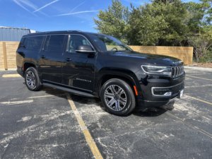 Jeep Wagoneer L Series II Twin Turbo 4WD 2024 Usado en Buenas Condiciones - Product Image 2